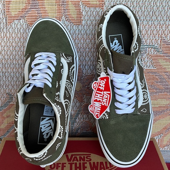 Vans Men’s Old Skool
(Peace Paisley) Grape Leaf 
VN0A5KRFBOF sneakers - Picture 13 of 16